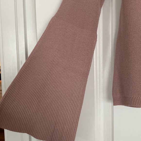 Pink Sweater - Picture 2 of 4